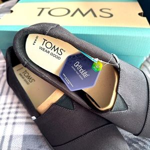 Toms Black mini platform slip ons